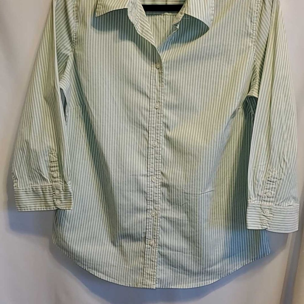 Izod Green, White, And Red Striped Button-Down Stretch Shirt